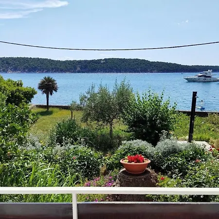 Апартаменты Family Friendly Seaside Barbat, Rab - 22360