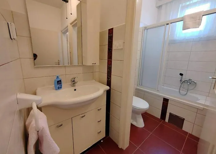 Daire Family Friendly Seaside Barbat, Rab - 22360